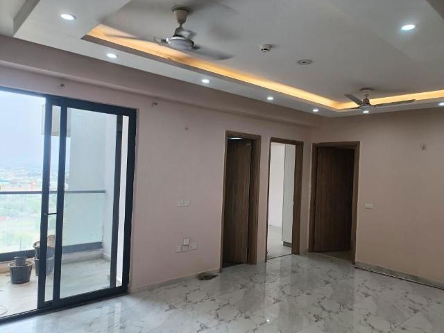 Resale | 3.5 BHK + Study Room 2018 Sq.Ft. Apartment in M3M Skywalk