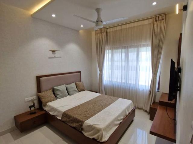 Resale | 3.5 BHK + Study Room 2200 Sq.Ft. Apartment in Sona Vistaas
