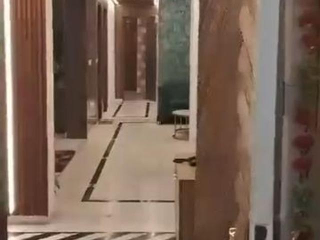 Resale | 3.5 BHK + Study Room 3825 Sq.Ft. Apartment in Mahagun Mezzaria