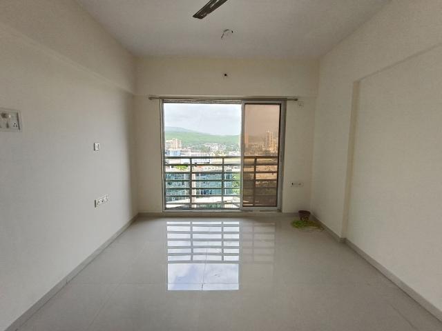Resale | 3 BHK + 1040 Sq.Ft. Apartment in Mahaveer Solitaire Edge