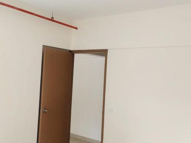 Resale | 3 BHK 1045 Sq.Ft. Apartment in Supreme Estia Phase 1