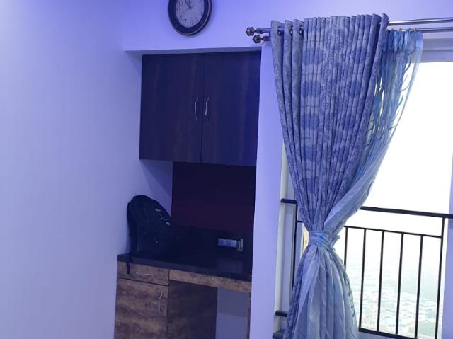 Resale | 3 BHK 1045 Sq.Ft. Apartment in Rustomjee Urbania