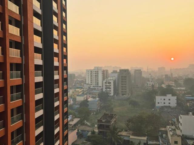 Resale | 3 BHK 1049 Sq.Ft. Apartment in Kohinoor Sapphire 3