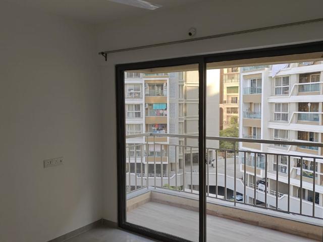Resale | 3 BHK 1050 Sq.Ft. Apartment in Amarnath Paramount City