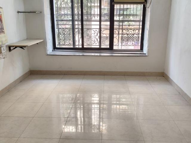 Resale | 3 BHK 1050 Sq.Ft. Apartment in Venus CHS Andheri
