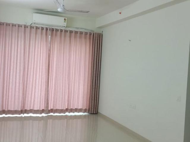 Resale | 3 BHK 1055 Sq.Ft. Apartment in Seawoods