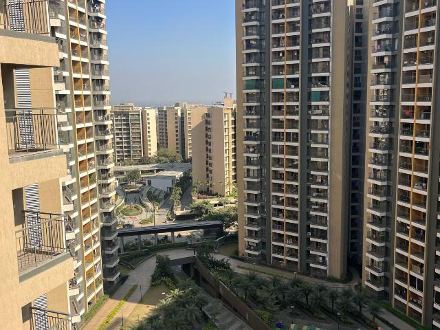 Resale | 3 BHK 1056 Sq.Ft. Apartment in Pride World City Wellington