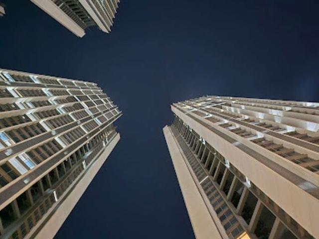 Resale | 3 BHK 1073 Sq.Ft. Apartment in Oberoi Sky City