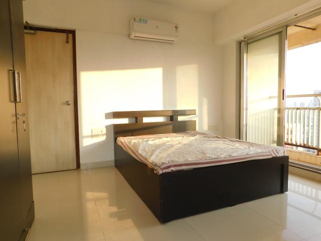 Resale | 3 BHK 1075 Sq.Ft. Apartment in Garden Court Building