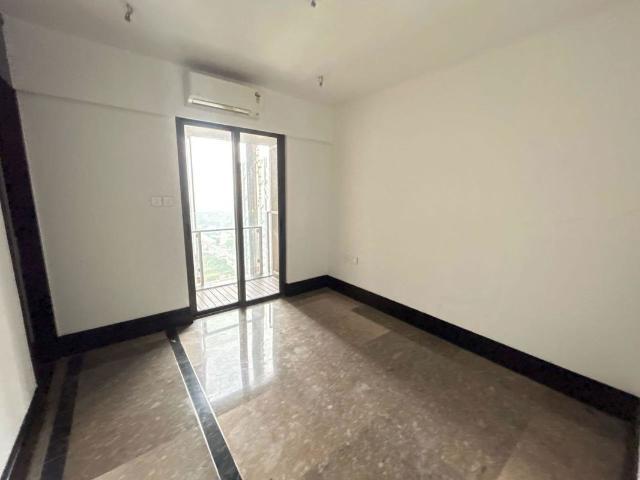 Resale | 3 BHK + 1089 Sq.Ft. Apartment in Lodha NCP Commercial Tower Supremus