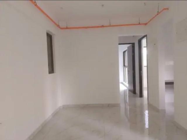 Resale | 3 BHK 1090 Sq.Ft. Apartment in Oberoi Forestville