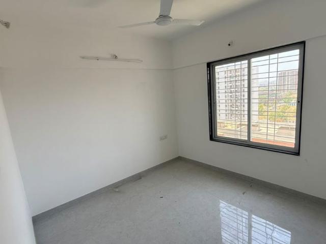 Resale | 3 BHK + 1094 Sq.Ft. Apartment in Garve 33 Central Avenue