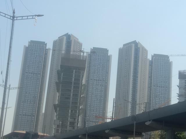 Resale | 3 BHK 1094 Sq.Ft. Apartment in Oberoi Sky City