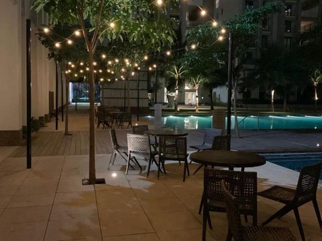 Resale | 3 BHK + 1098 Sq.Ft. Apartment in Lodha New Cuffe Parade