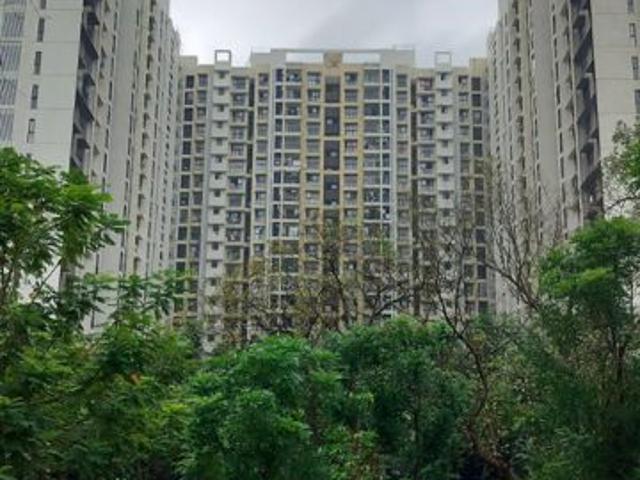 Resale | 3 BHK 1099 Sq.Ft. Apartment in Runwal Gardens