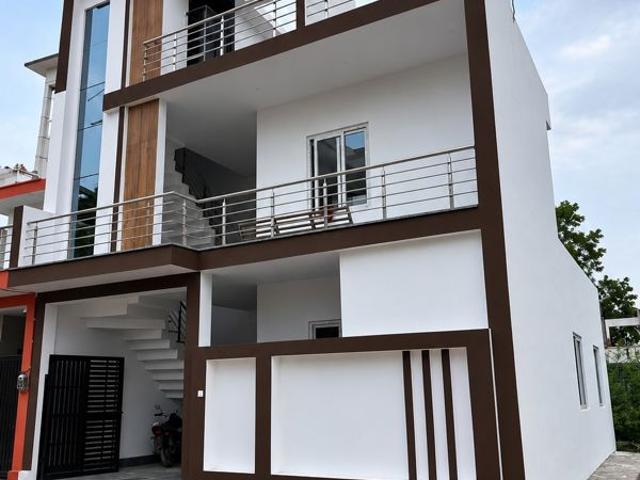 Resale | 3 BHK 1000 Sq.Ft. Villa in Sarojini Nagar