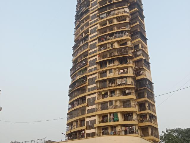 Resale | 3 BHK 1000 Sq.Ft. Apartment in Gajra Bhoomi Parth