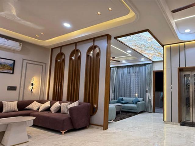 Resale | 3 BHK + 1000 Sq.Ft. Apartment in Janakpuri