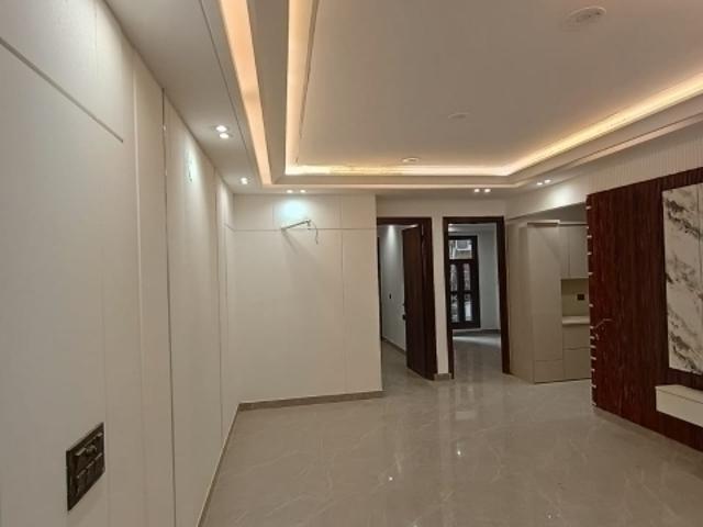 Resale | 3 BHK 1000 Sq.Ft. Apartment in Mahavir Enclave 1