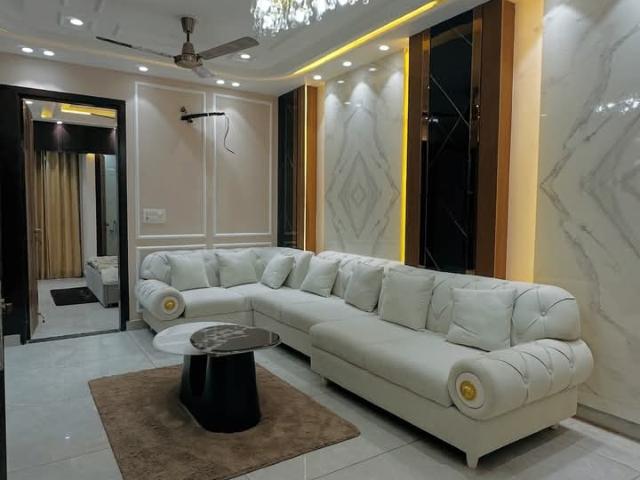 Resale | 3 BHK 1000 Sq.Ft. Apartment in Palam Colony