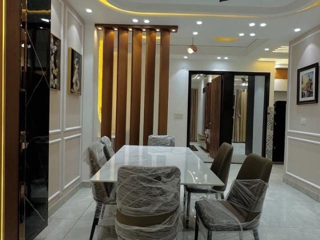 Resale | 3 BHK 1000 Sq.Ft. Apartment in Ultra Luxury Apartment dw