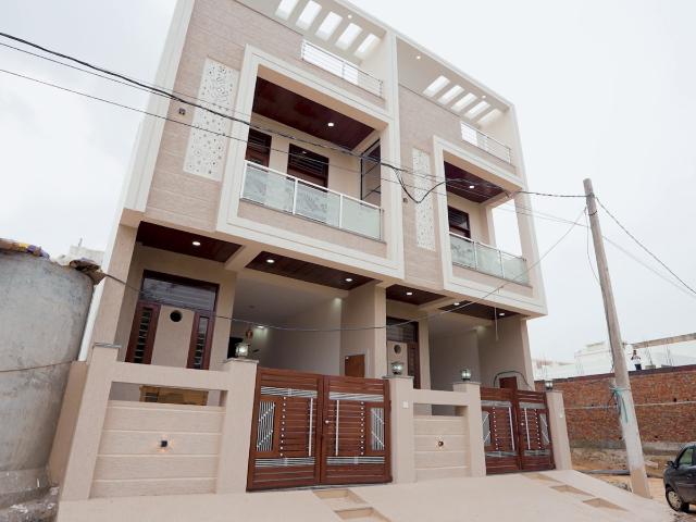 Resale | 3 BHK + 100 Sq.Yd. Villa in Kalwara