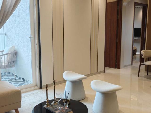 Resale | 3 BHK 1018 Sq.Ft. Apartment in Kamdhenu The Astria