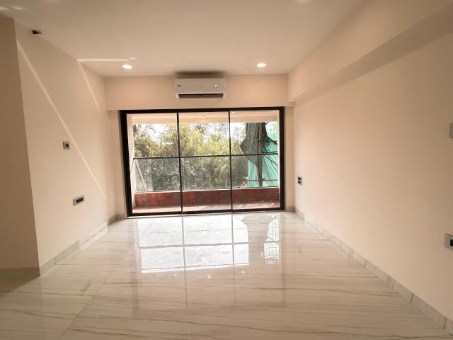 Resale | 3 BHK 1032 Sq.Ft. Apartment in Ruparel Arista