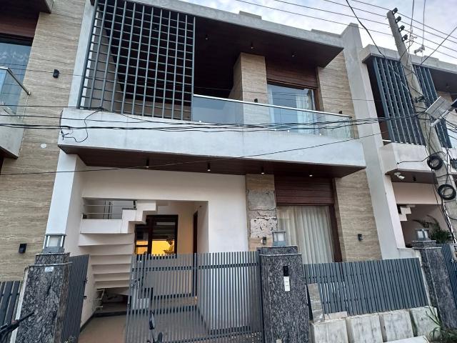 Resale | 3 BHK 103 Sq.Yd. Independent House in New Sunny Enclave