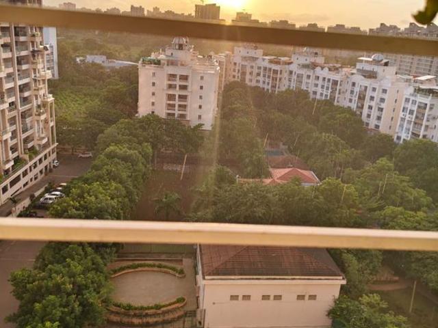 Resale | 3 BHK + 1143 Sq.Ft. Apartment in Kolte Patil Centria