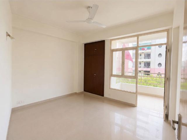 Resale | 3 BHK 1150 Sq.Ft. Apartment in SG Grand