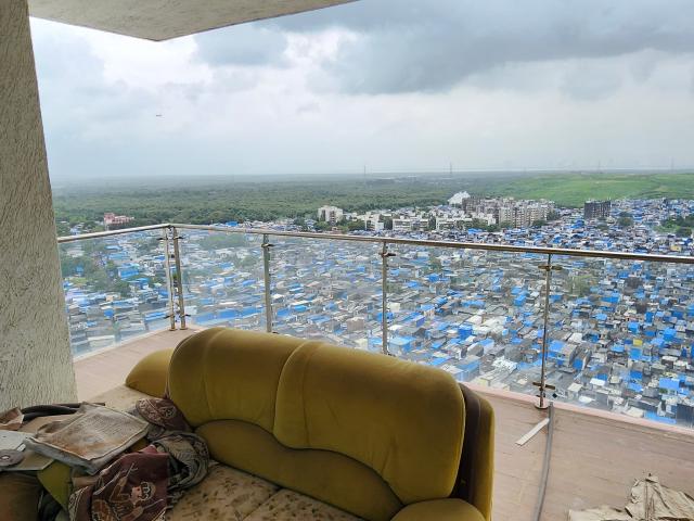 Resale | 3 BHK 1155 Sq.Ft. Apartment in Neelam Solstice