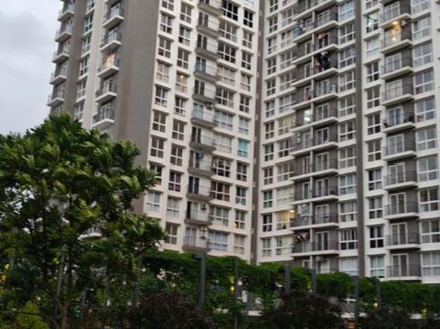 Resale | 3 BHK 1160 Sq.Ft. Apartment in Godrej Royale Woods