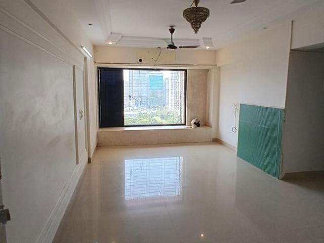 Resale | 3 BHK 1165 Sq.Ft. Apartment in Lokhandwala Whispering Palms