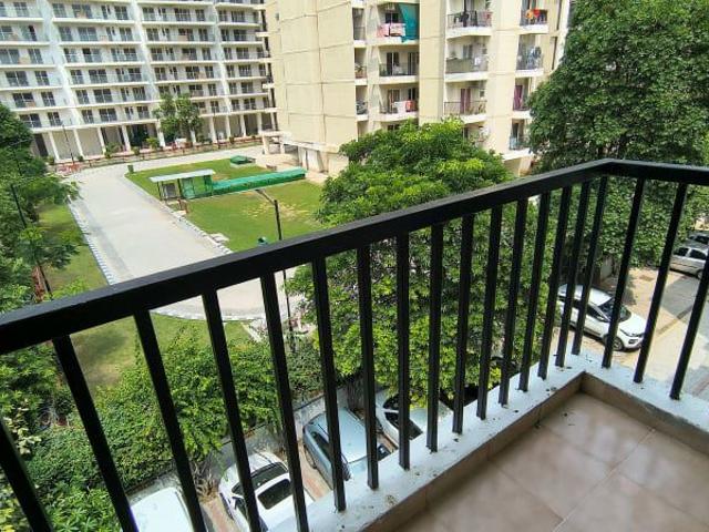 Resale | 3 BHK + 1183 Sq.Ft. Apartment in Sare Crescent Parc