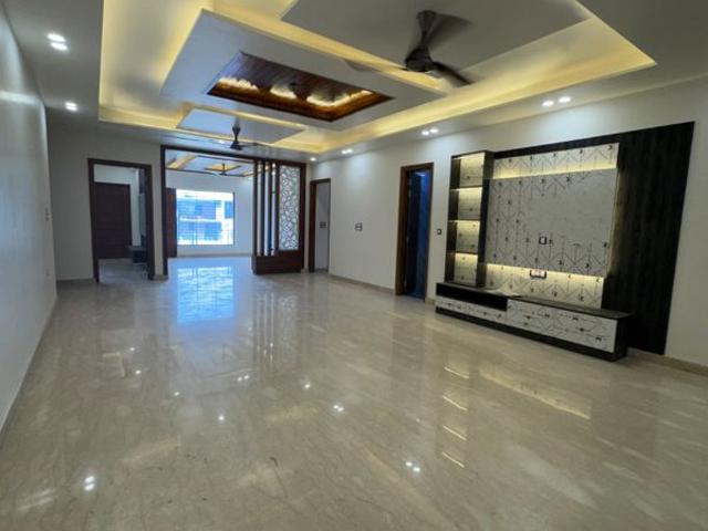 Resale | 3 BHK + 1103 Sq.Ft. Independent House in BPTP Parkland Pride