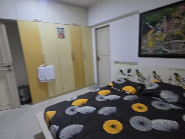 Resale | 3 BHK 1100 Sq.Ft. Apartment in Chandak 34 Park Estate