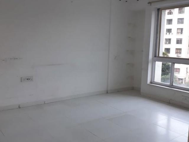 Resale | 3 BHK + 1100 Sq.Ft. Apartment in Clover Heights