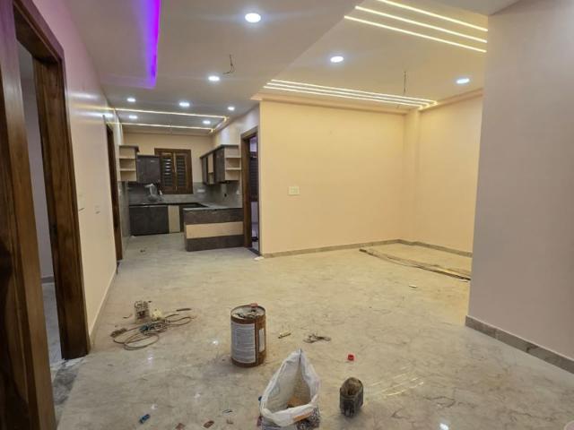 Resale | 3 BHK 1100 Sq.Ft. Apartment in Aditya City Apartments