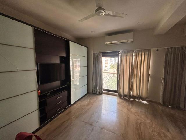 Resale | 3 BHK 1100 Sq.Ft. Apartment in DLH Sorrento