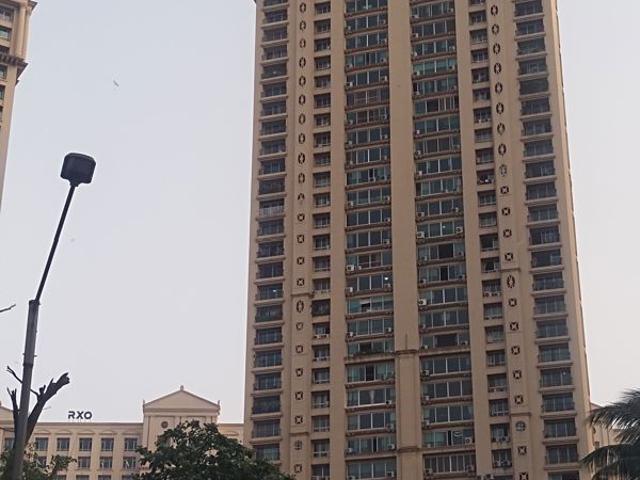 Resale | 3 BHK 1100 Sq.Ft. Apartment in Hiranandani Gardens