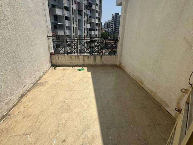 Resale | 3 BHK + 1100 Sq.Ft. Apartment in Jeenesha Residency