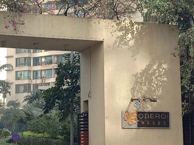 Resale | 3 BHK 1100 Sq.Ft. Apartment in Oberoi Realty Woods
