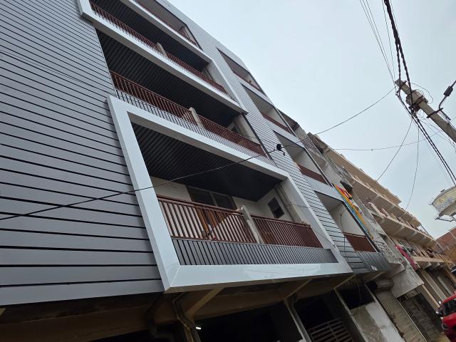 Resale | 3 BHK 1100 Sq.Ft. Apartment in Lal Kuan