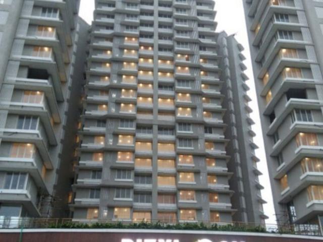 Resale | 3 BHK + 1100 Sq.Ft. Apartment in Rizvi Oak