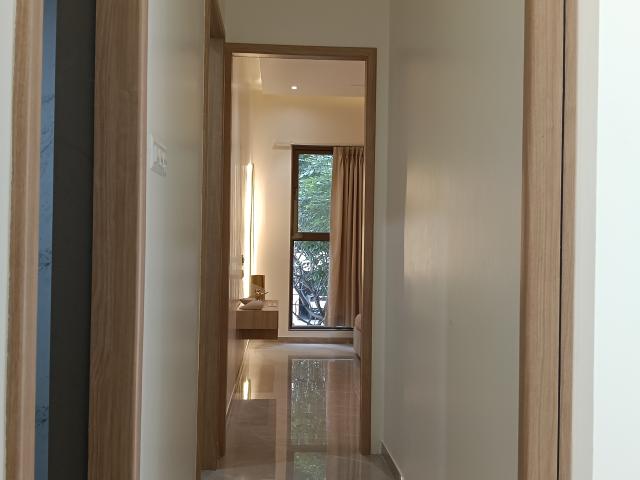 Resale | 3 BHK 1105 Sq.Ft. Apartment in Engineers Eh Sky Tower