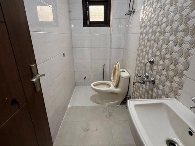 Resale | 3 BHK 110 Sq.Yd. Apartment in Chattarpur