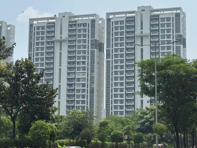 Resale | 3 BHK 1113 Sq.Ft. Apartment in Lodha Opulis