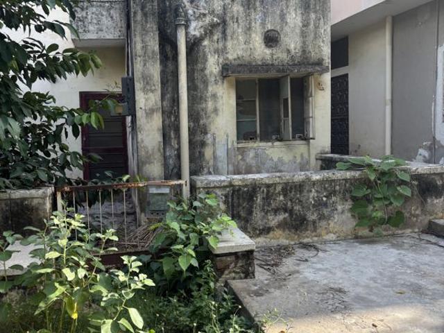 Resale | 3 BHK + 111 Sq.Ft. Villa in Sector 2