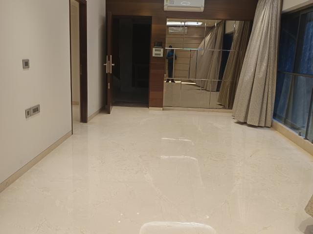 Resale | 3 BHK 1120 Sq.Ft. Apartment in Khar West